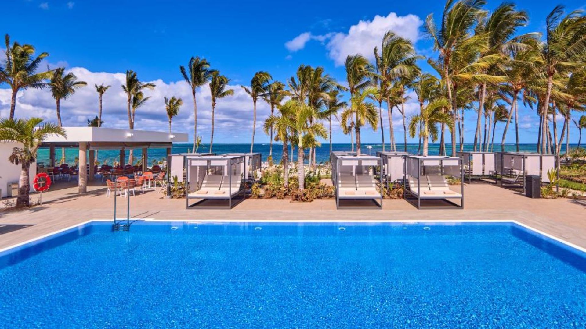 Luxus beach resort Le Morne tengerpartján