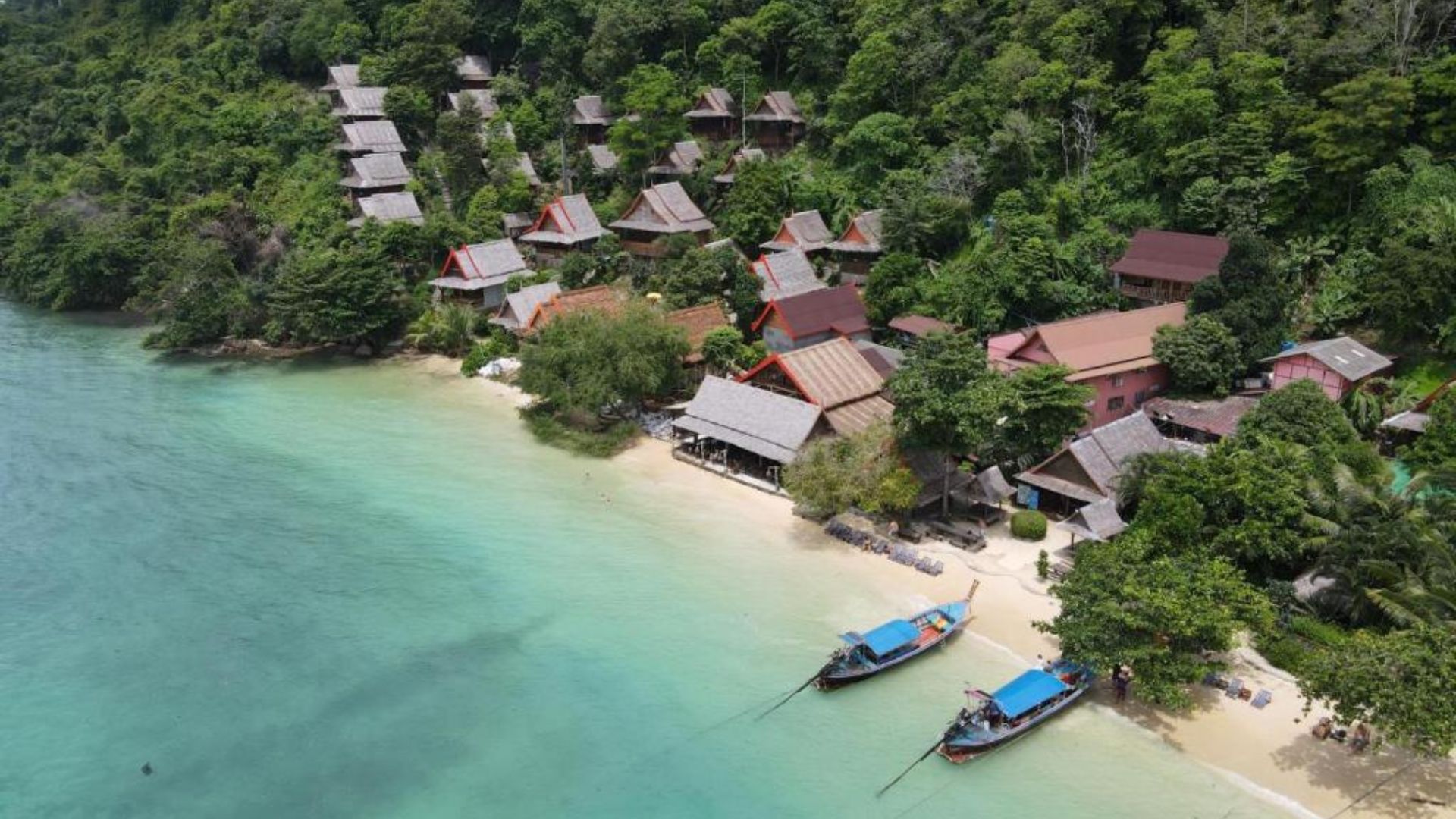 Közvetlen tengerparti hotel Phi Phi szigeten