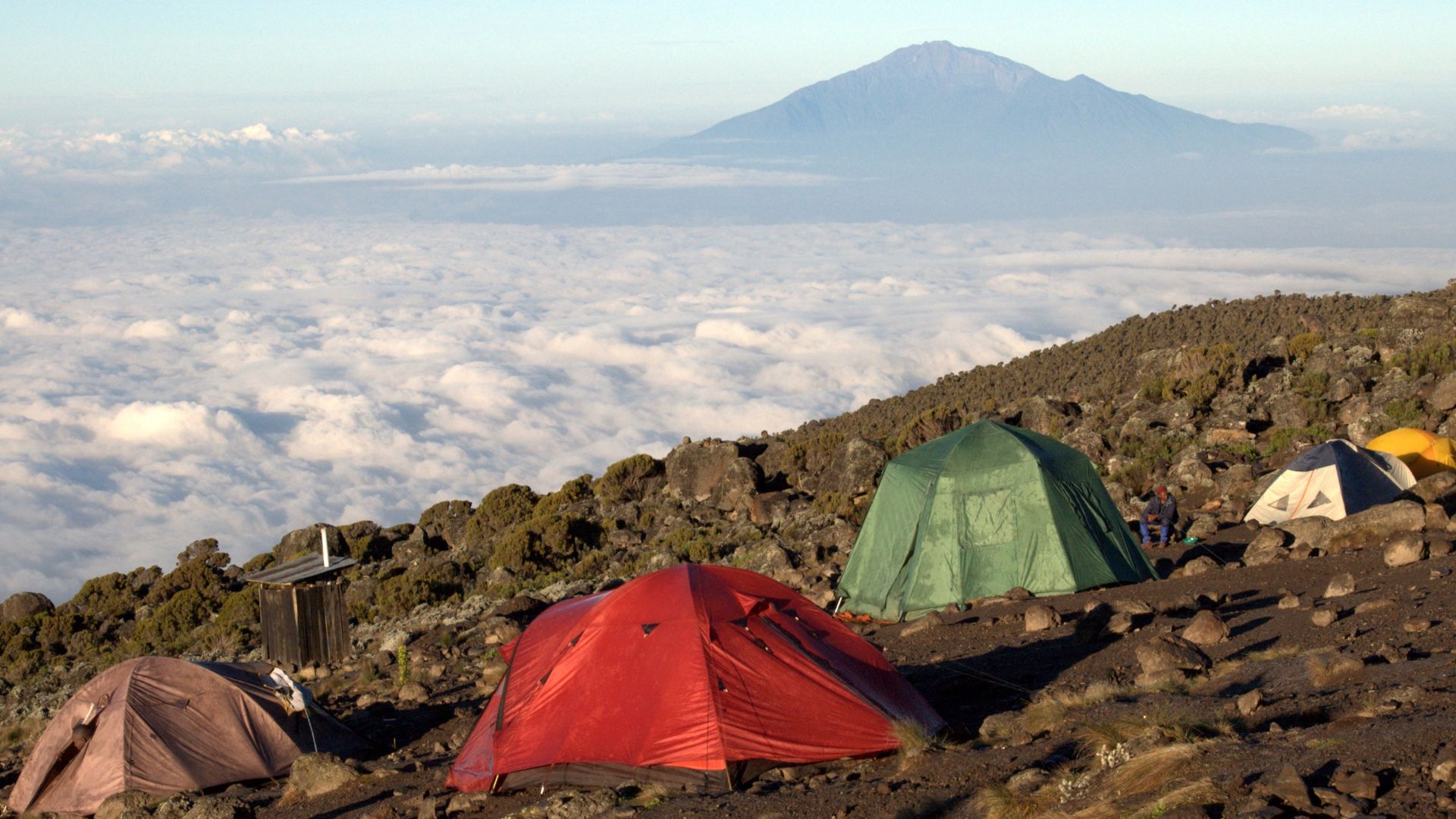 Magashegyi sátortábor a Kilimandzsáró trekking útvonalán