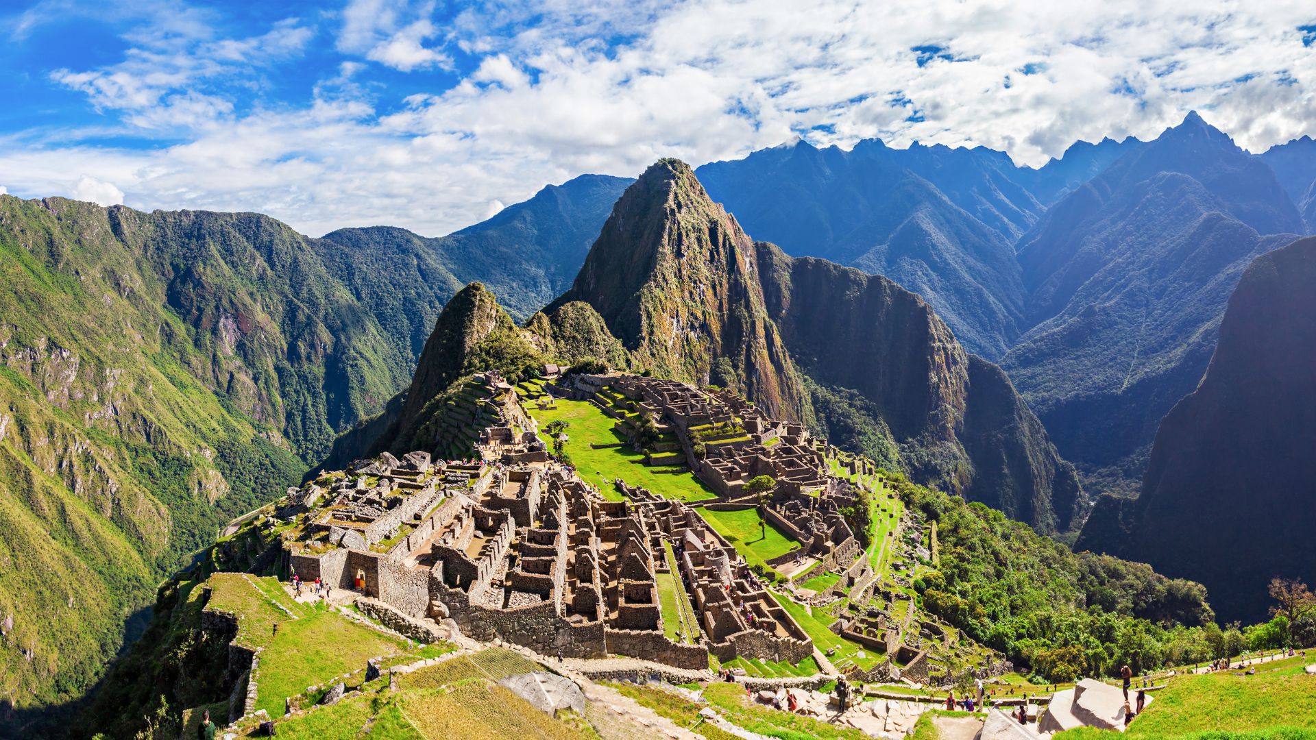 Machu Picchu ősi inka romvárosa a perui Andokban