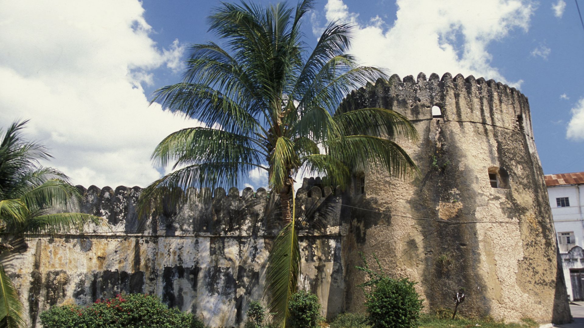 Stone Town történelmi utcái és szuahéli építészete Zanzibáron