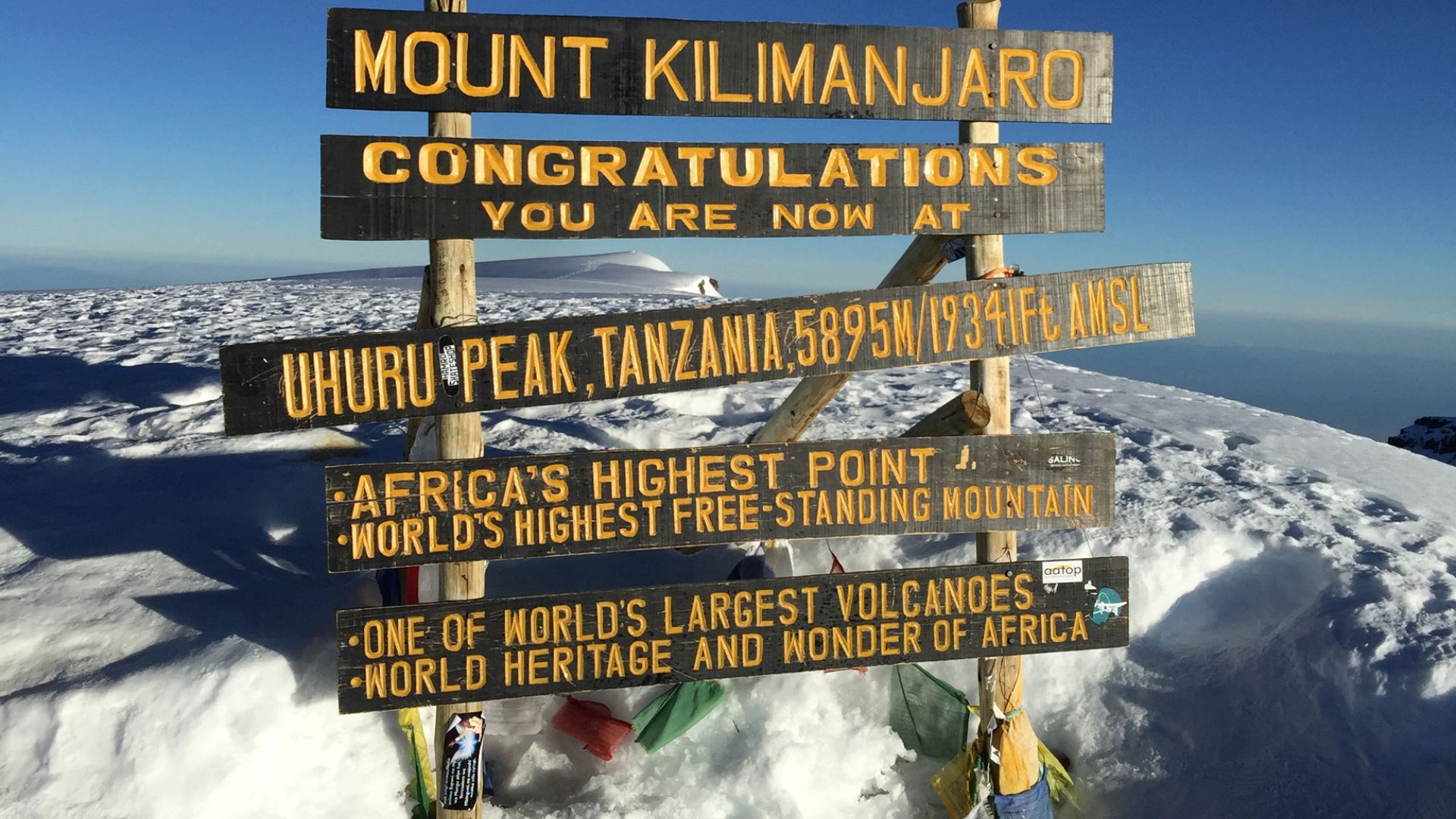 Az Uhuru Peak 5895 méteres csúcsa a Kilimandzsárón