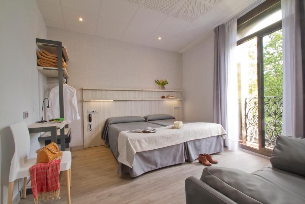 Központi kétcsillagos hostel saját fürdőszobával Barcelonában