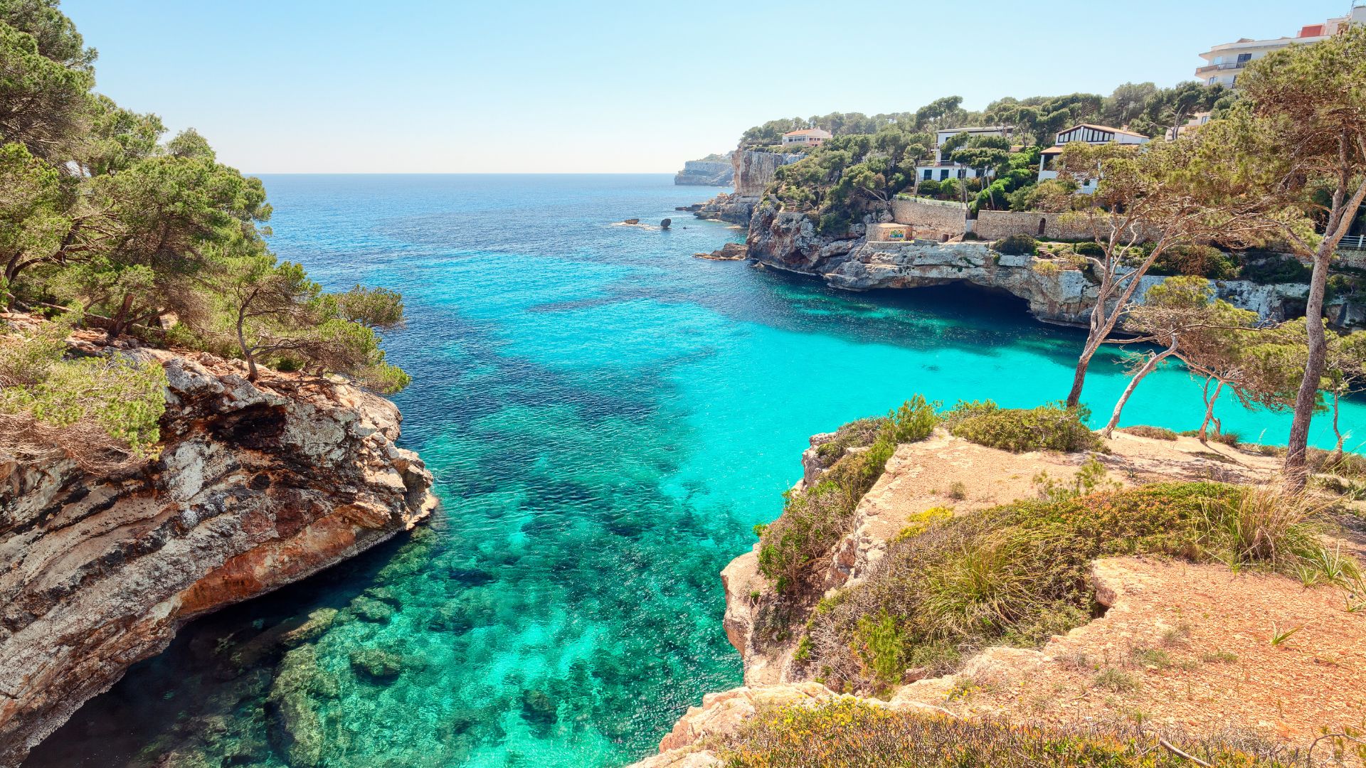 Cala Santanyí türkiz vizű öble Mallorcán